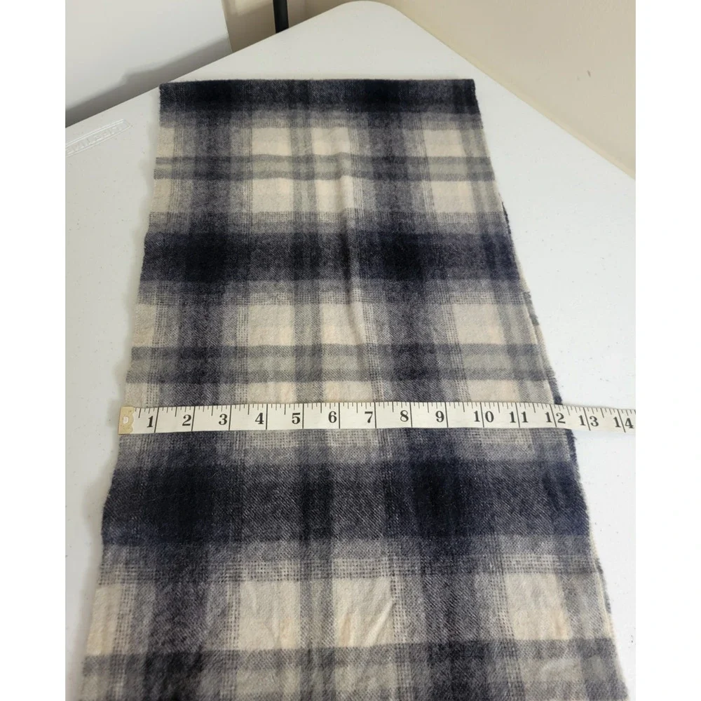 Nordstrom Wrap Shawl Scarf Gray Plaid 100% Cashmere‎ Knit Rectangular 12